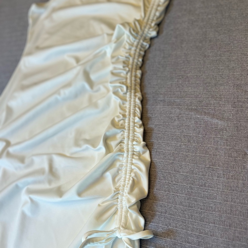 White Ruched Dress Size Large - Picture 9 of 10
